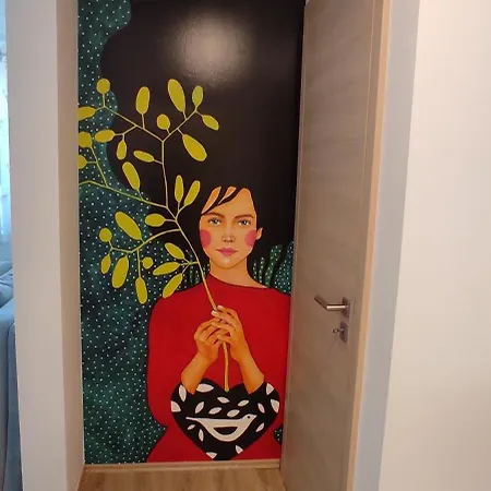 Apartment Crossair Mit Parken, Fahrradgarage Und Pkw-wallbox Am Haus